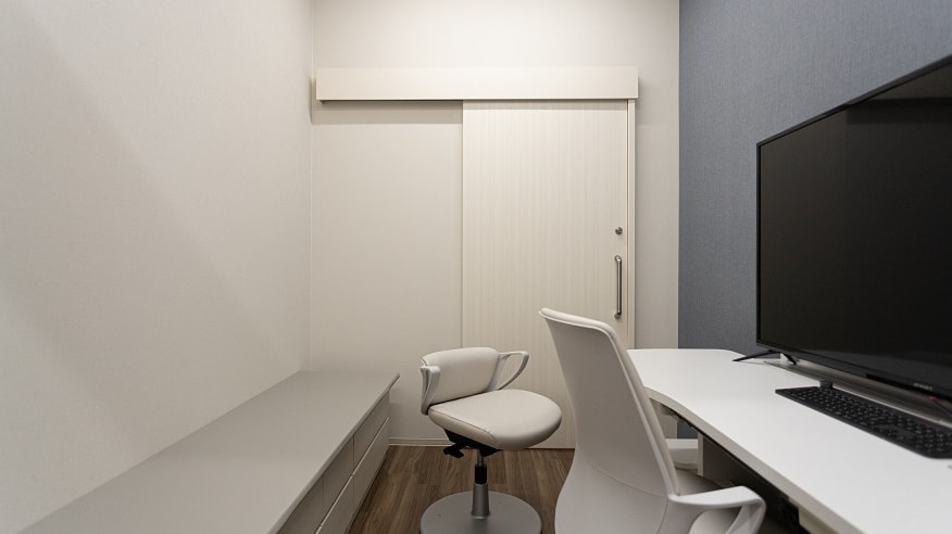 文京小石川クリニック　文京区　春日駅　咳が止まらない　喘息　頭痛　脳外科　呼吸器　診察室　文京区　呼吸器　脳外科CT